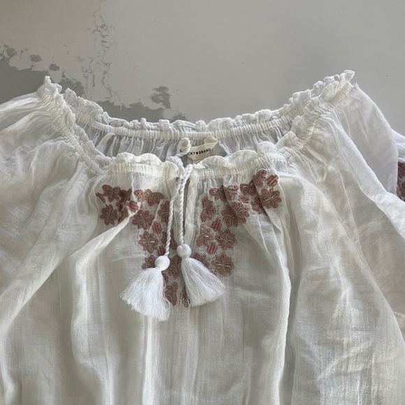 Lucky Brand Bohemian Off-Shoulder White Blouse with Pink Embroidery - Picture 4 of 10